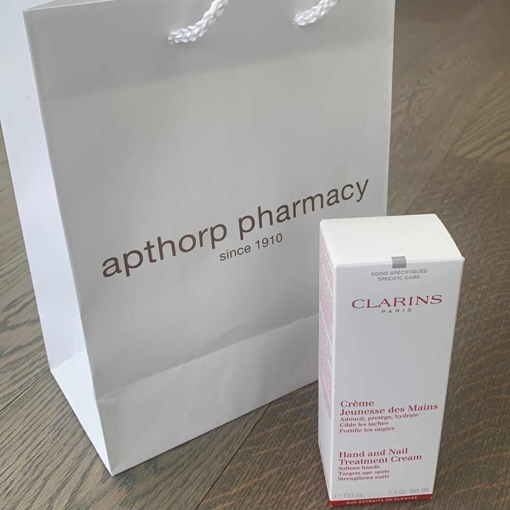 Clarins Hand and Nail Treatment Cream Softens Lotion Full Size 3.4 oz 100ml NIB
